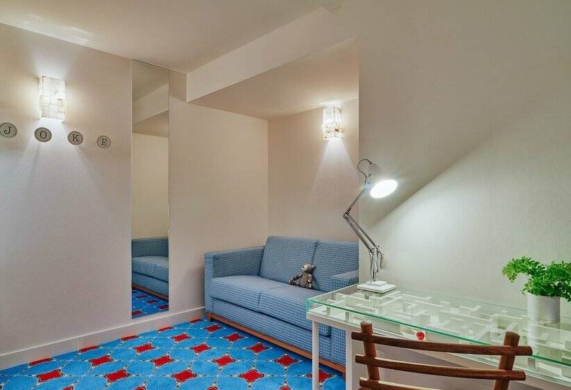 スーペリアールーム, Joke Astotel