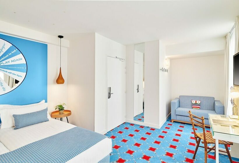 スーペリアールーム, Joke Astotel