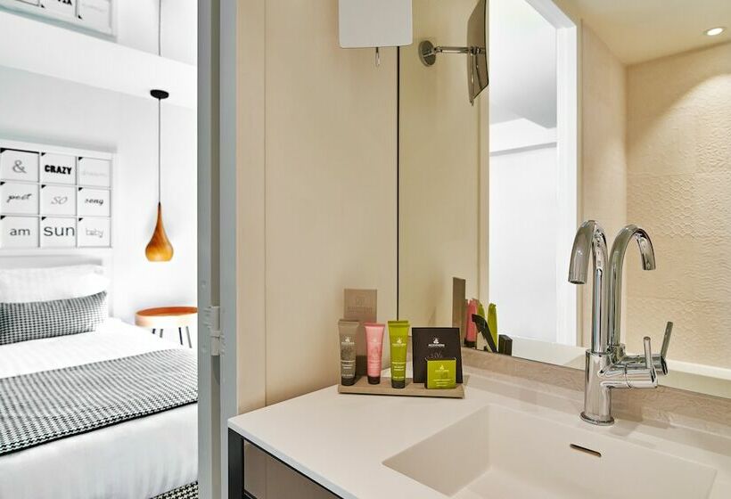 スーペリアールーム, Joke Astotel