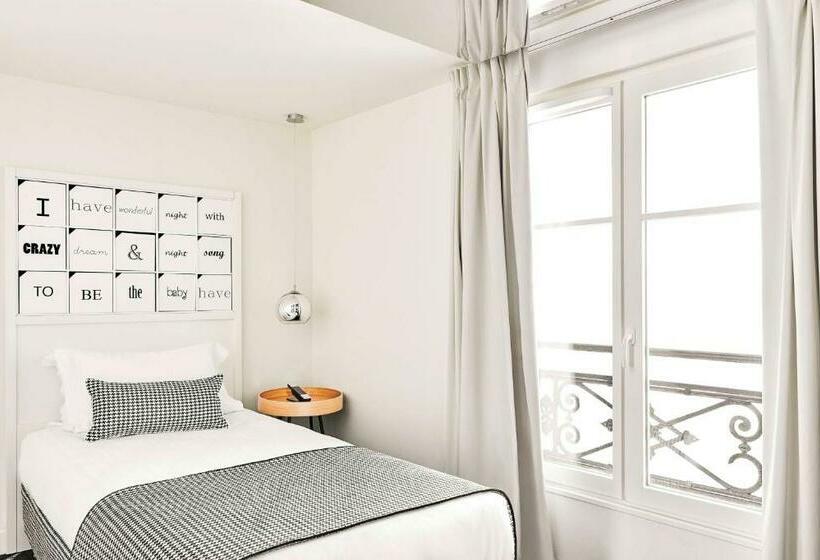 1ベッドルームアパートメントをつなぐ, Joke Astotel