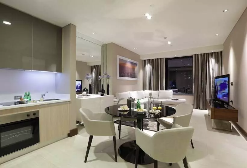 سوییت, Makati Diamond Residences