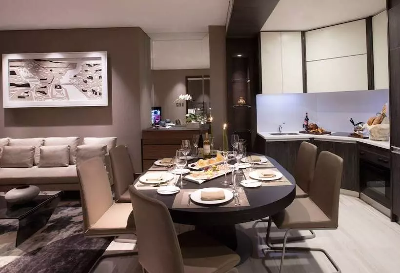 سوییت, Makati Diamond Residences