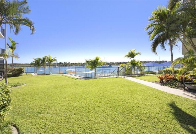 2 Bedrooms Apartment River View, Noosa Shores Resort