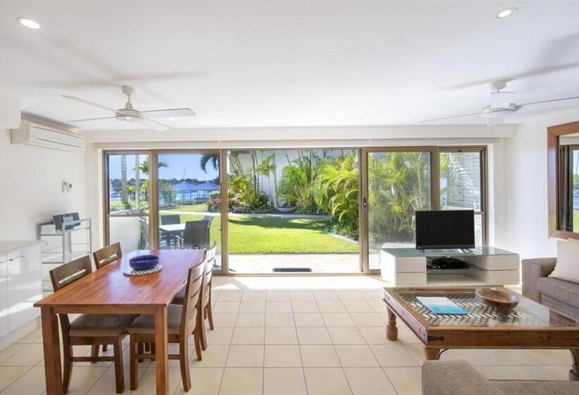 2 Bedrooms Apartment River View, Noosa Shores Resort