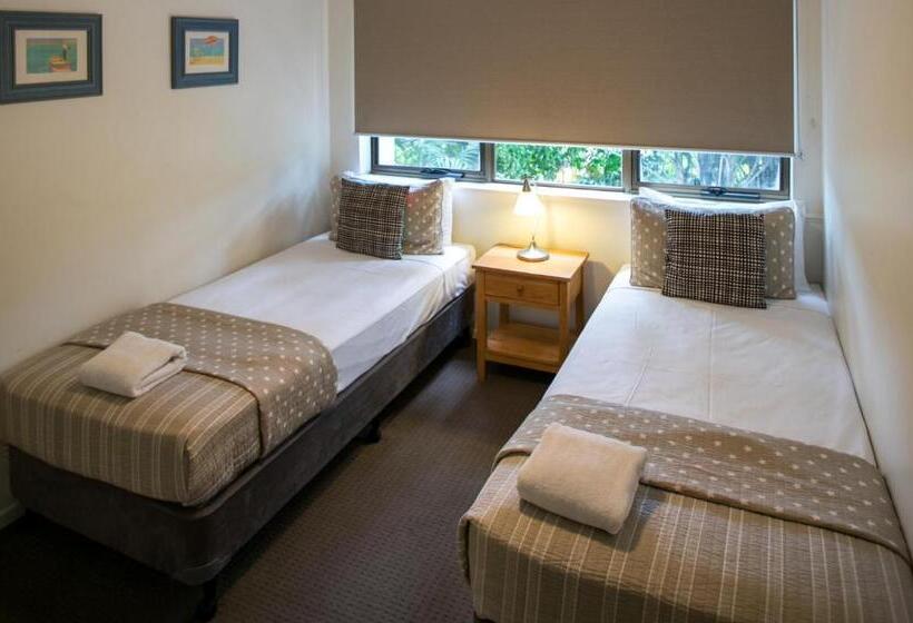 2 Bedrooms Apartment River View, Noosa Shores Resort