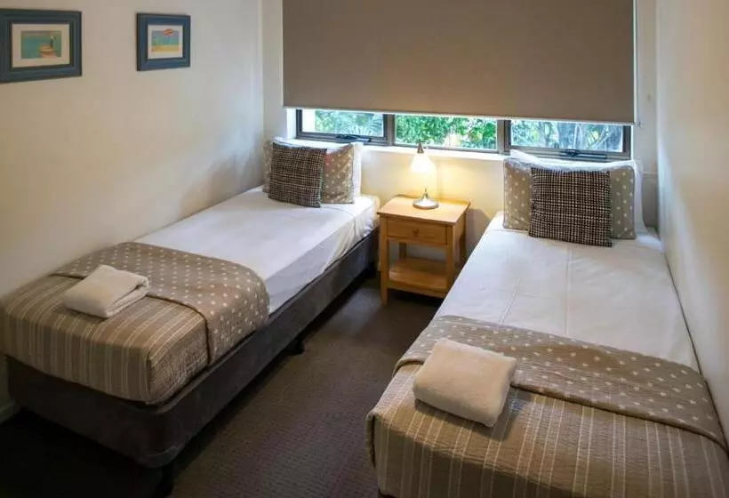 2 Bedrooms Apartment River View, Noosa Shores Resort