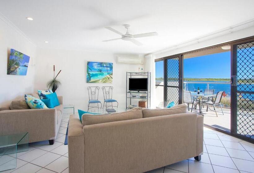 2 Bedrooms Apartment River View, Noosa Shores Resort