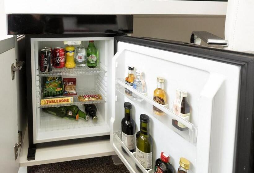 اتاق استاندارد با تخت بزرگ, Nova City Garni Hotel Signature Collection