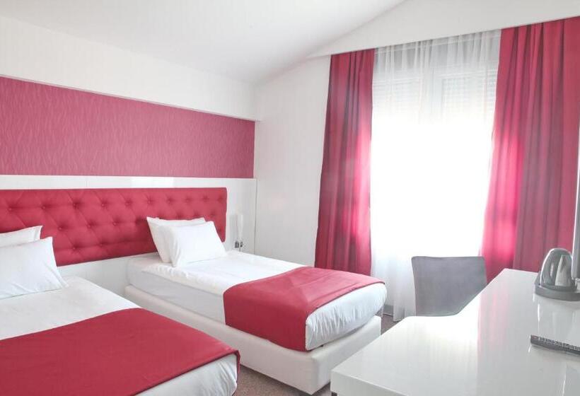 اتاق سوپریور با تخت بزرگ, Nova City Garni Hotel Signature Collection