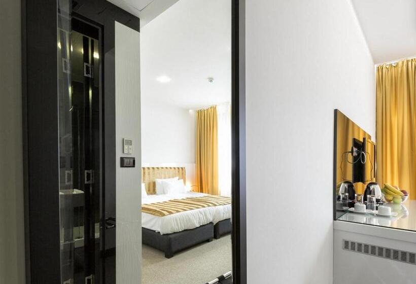 اتاق سوپریور با تخت بزرگ, Nova City Garni Hotel Signature Collection