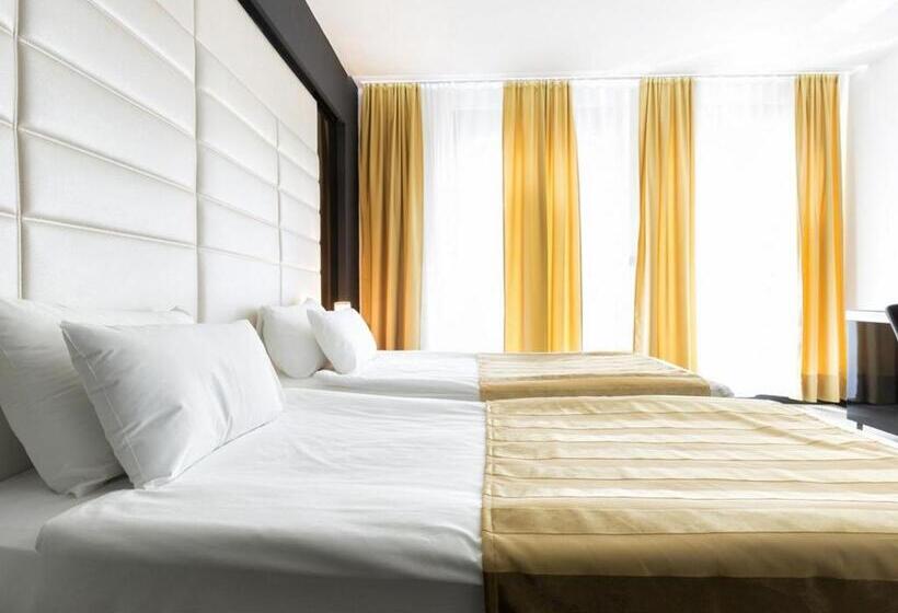 اتاق سوپریور با تخت بزرگ, Nova City Garni Hotel Signature Collection