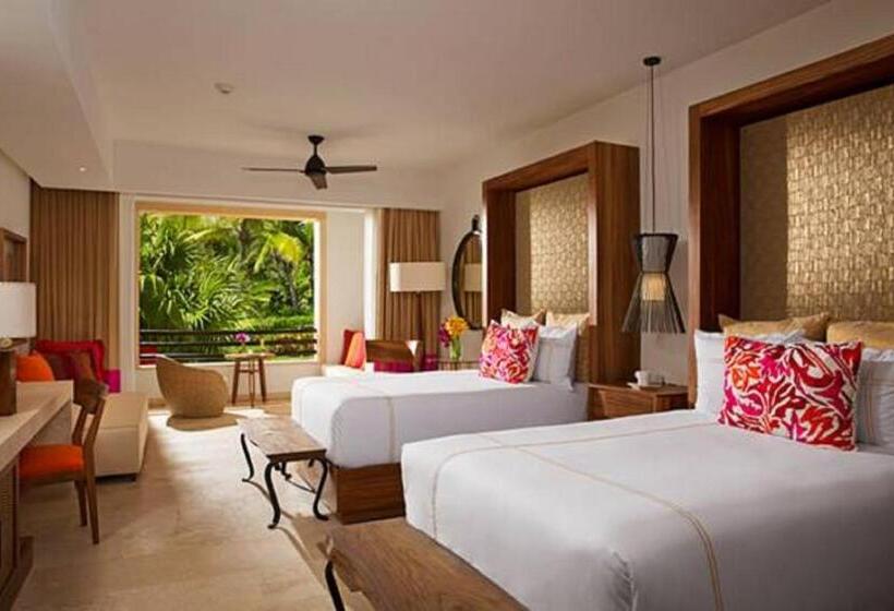 سوئیت جونیور با چشمانداز, Secrets Akumal Riviera Maya   Adults Only