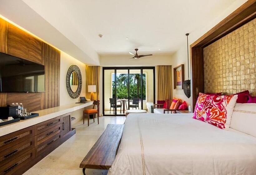 سوئیت جونیور با تخت بزرگ, Secrets Akumal Riviera Maya   Adults Only