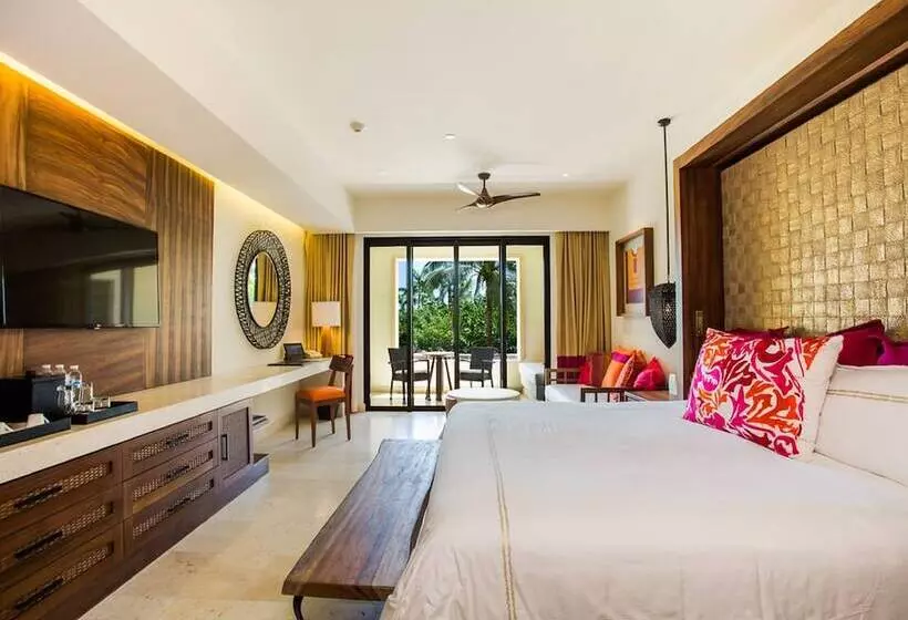 キングサイズベッドのジュニアスイート, Secrets Akumal Riviera Maya   Adults Only