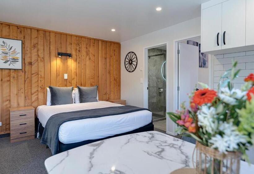 家庭工作室, Archway Motels & Chalets