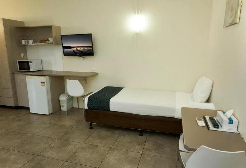 Трехместный Номер Базовый, Ashwood Motel