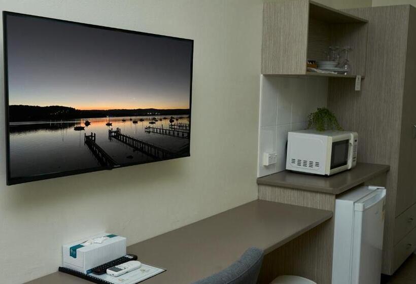 חדר סטנדרט עם מיטת קינג, Ashwood Motel