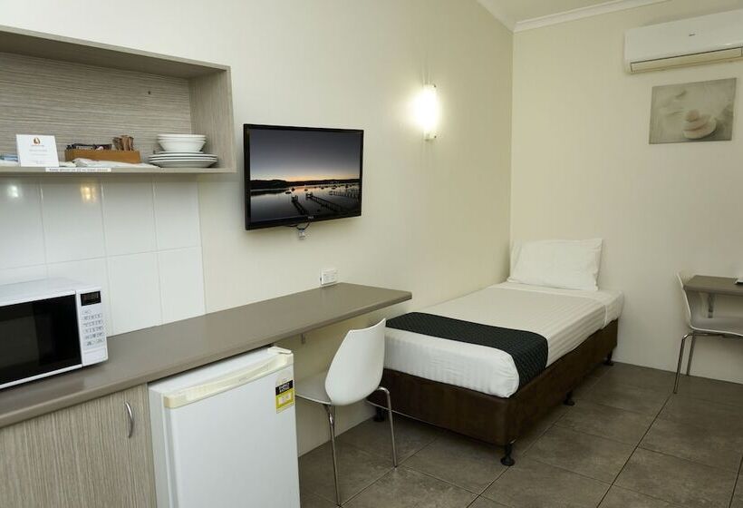 Трехместный Номер Базовый, Ashwood Motel