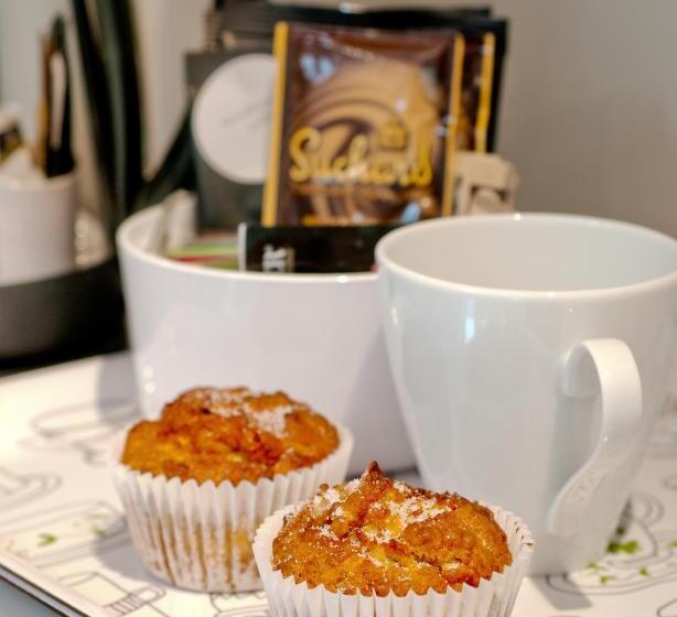 标准工作室, South Lodge