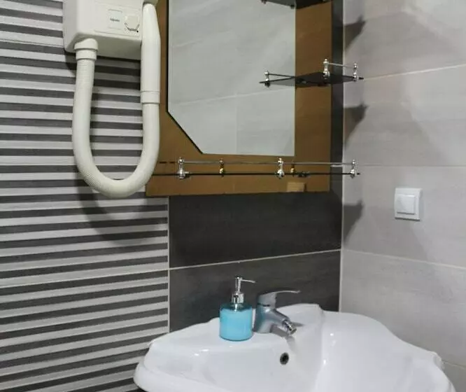 اتاق اکونومی یک تخته, Adria