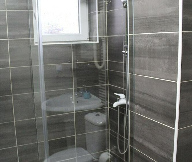 اتاق اکونومی یک تخته, Adria