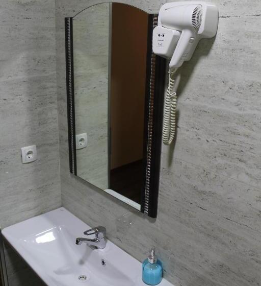 اتاق استاندارد, Adria