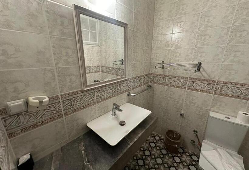 חדר משפחתי, Akkent Garden