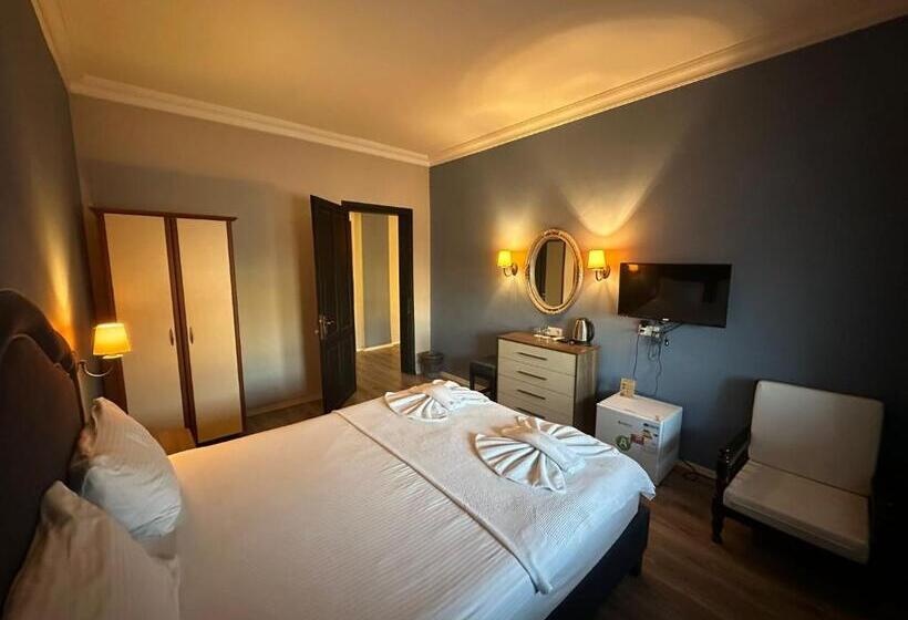 חדר משפחתי, Akkent Garden