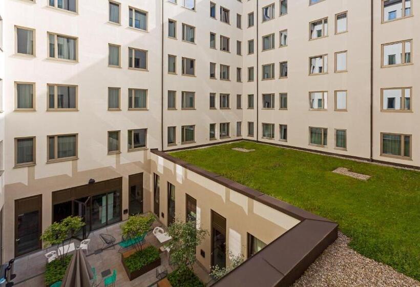 带大床的套房, Aloft München