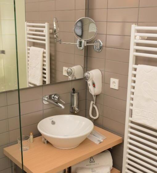 اتاق لوکس یک تخته, Amadi Panorama