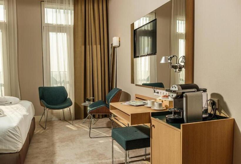 اتاق سوپریور با چشمانداز, Amadi Panorama