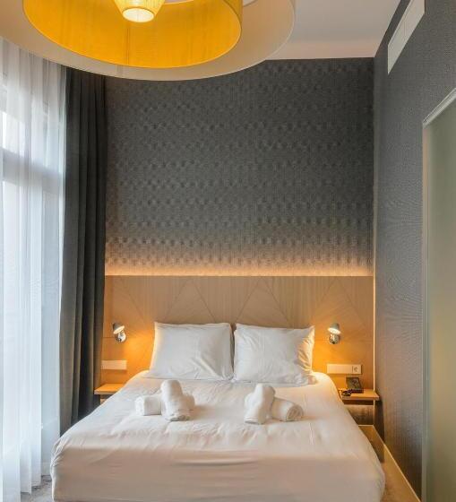 سوئیت جونیور با چشمانداز, Amadi Panorama