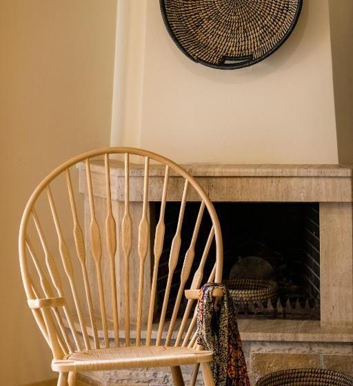 스위트, Anthemion Suites And Villas