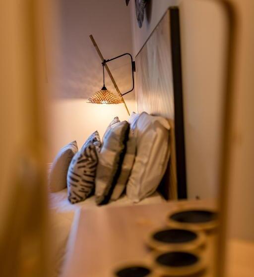 스위트, Anthemion Suites And Villas