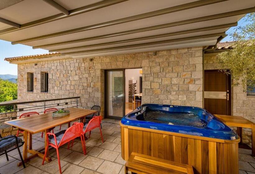 디럭스 자쿠지룸, Anthemion Suites And Villas