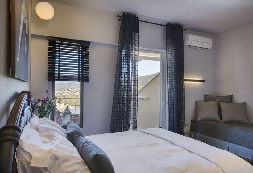 스탠다드 트리플 룸, Anthemion Suites And Villas