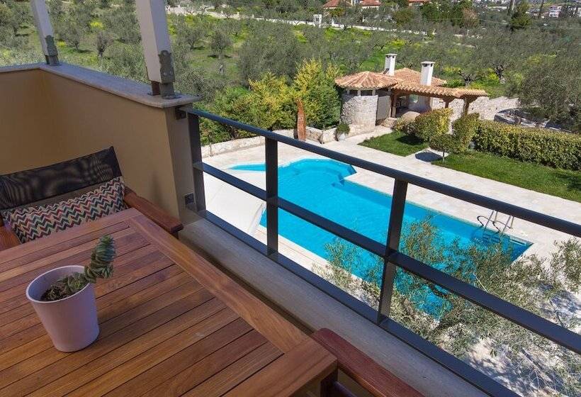 스탠다드 트리플 룸, Anthemion Suites And Villas