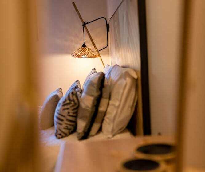 Люкс, Anthemion Suites And Villas