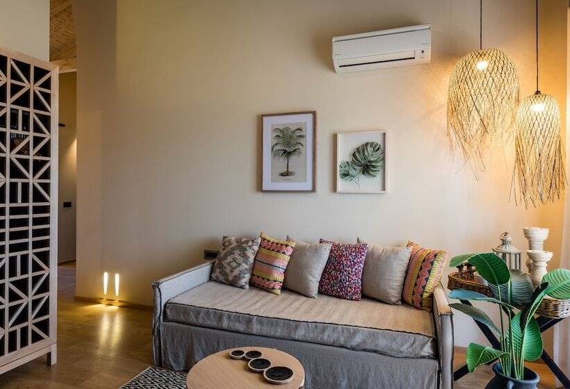Люкс, Anthemion Suites And Villas