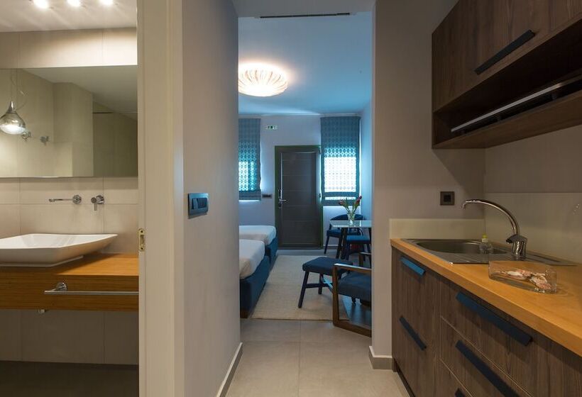 4인용 스탠다드 룸, Anthemion Suites And Villas