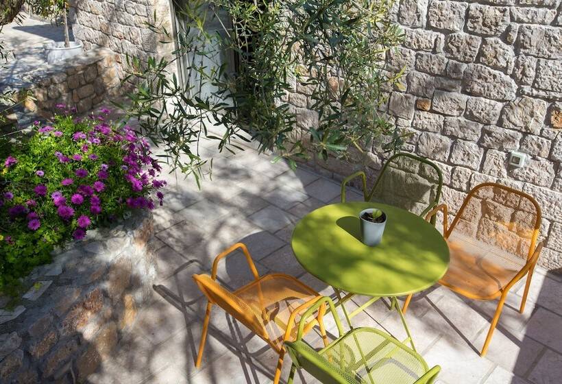 패밀리 룸, Anthemion Suites And Villas