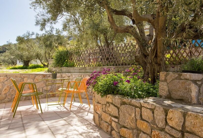Семейный Номер, Anthemion Suites And Villas