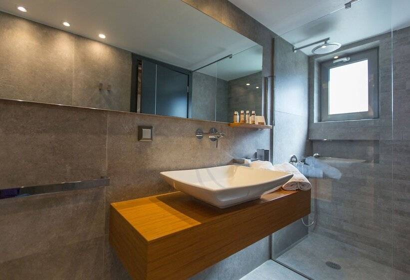 패밀리 룸, Anthemion Suites And Villas