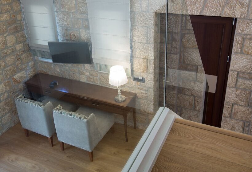 패밀리 룸, Anthemion Suites And Villas