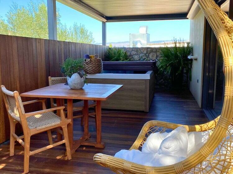 프리미엄 스위트, Anthemion Suites And Villas