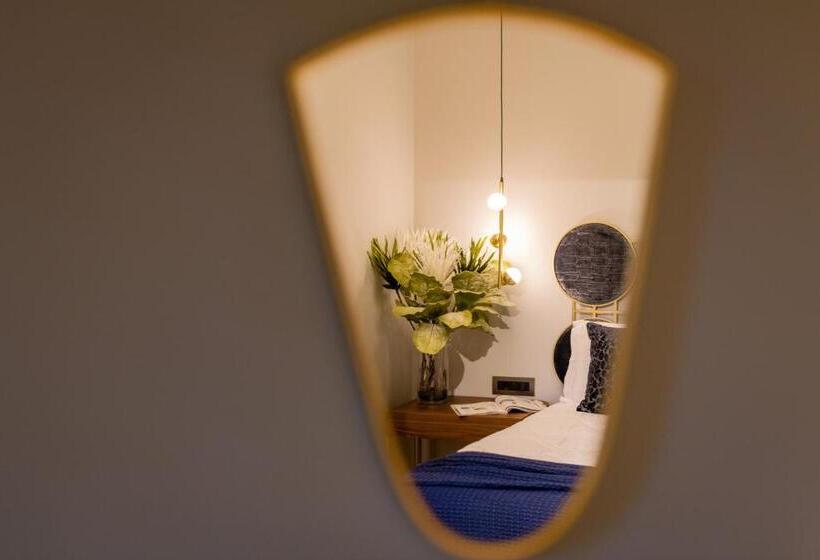 스위트, Anthemion Suites And Villas