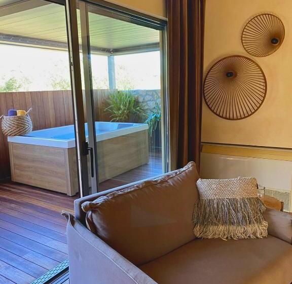 프리미엄 스위트, Anthemion Suites And Villas