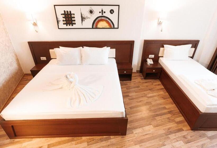 اتاق خانوادگی, Centrum Prizren