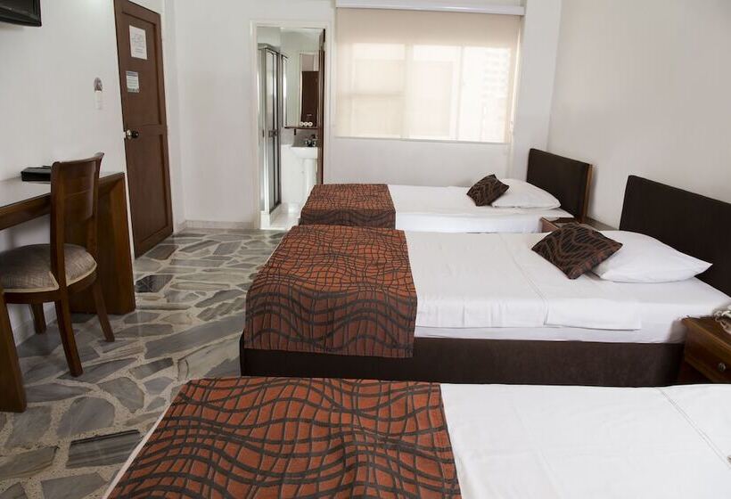 标准三人间, Flamingo Cali