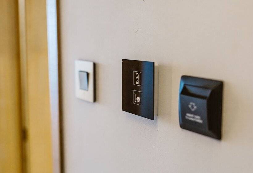 اتاق استاندارد با چشم‌انداز دریا, Lebay Beach